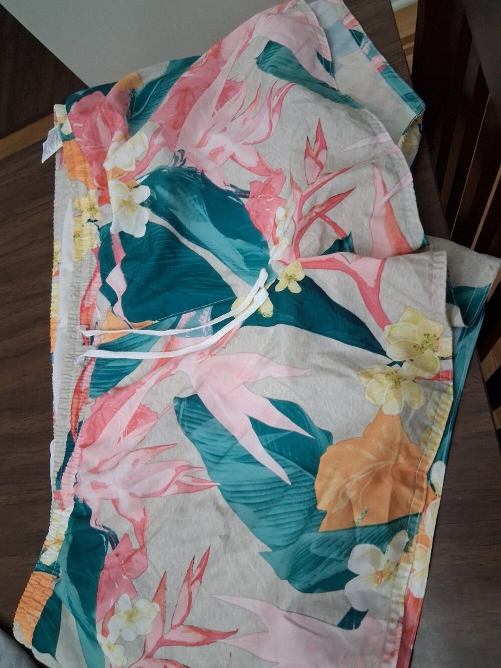 Old Navy Active tropical shorts xxl